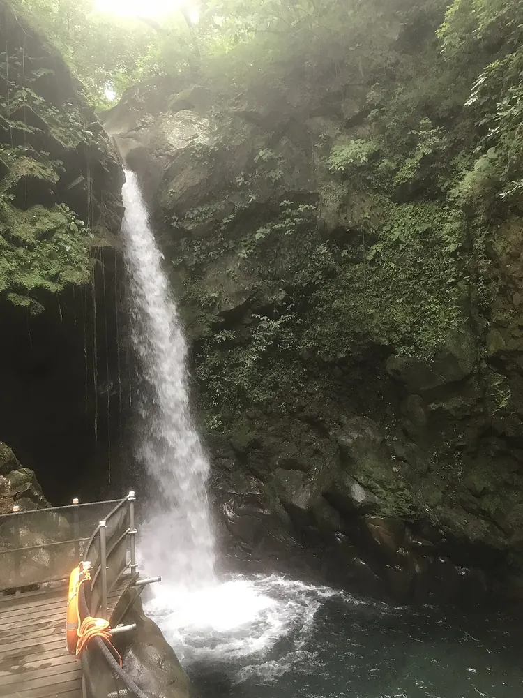 Oropéndola Waterfall (Río Blanco canyon), waterfall in Guanacaste