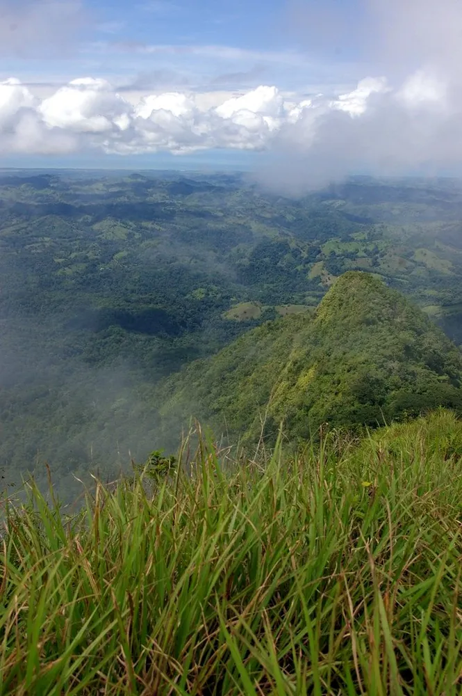 Cerro Yarcazú (summit hike above Mastatal), mirador en Pacífico Central