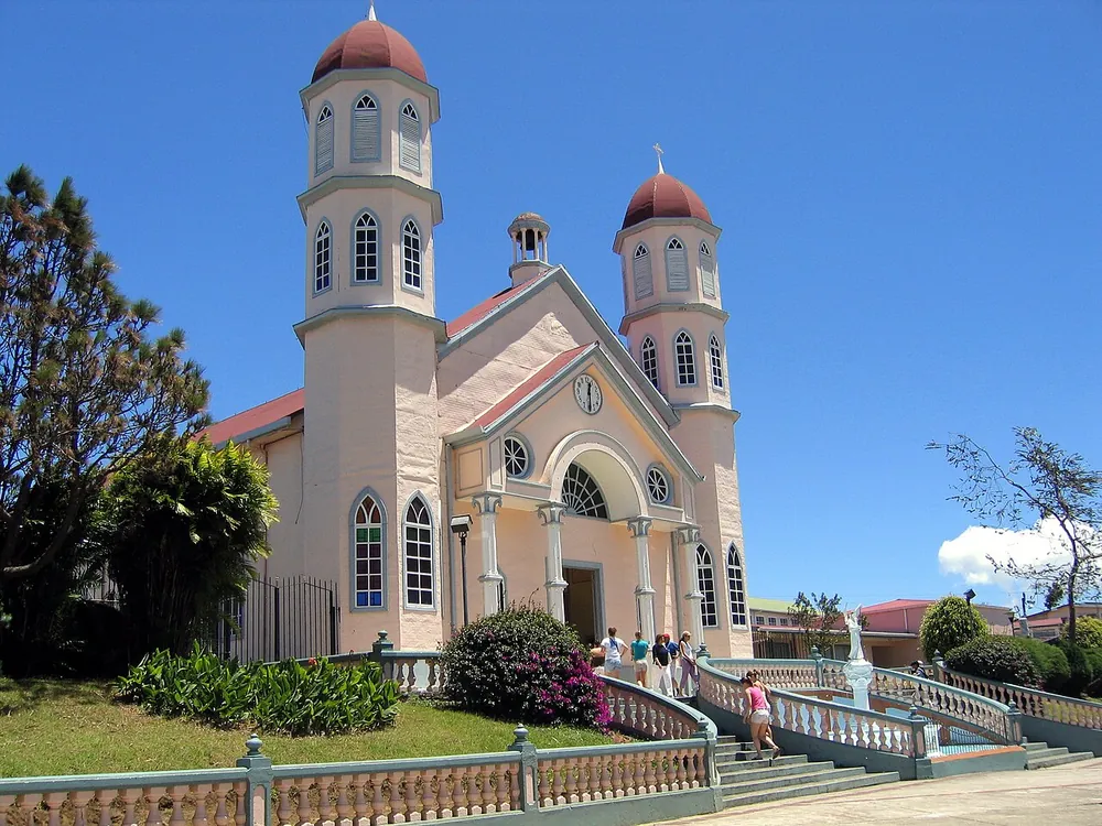 Iglesia de San Rafael de Zarcero, landmark in San José & Central Valley (photo 1 of 4)