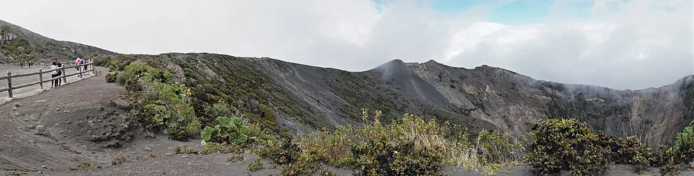 Irazú Volcano Main Crater, mirador en San José y Valle Central (foto 2 de 3)