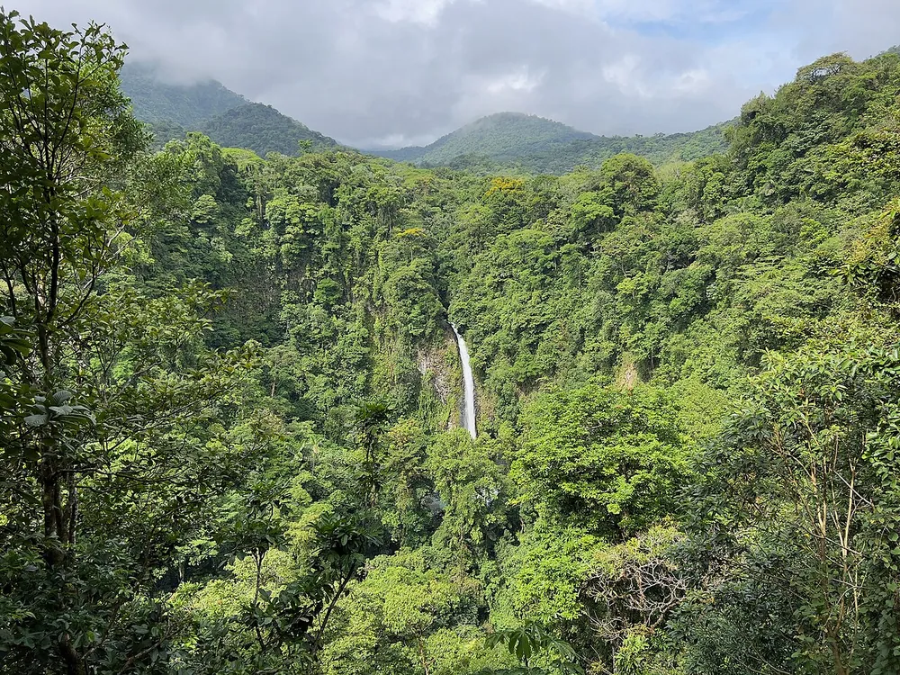 La Fortuna Waterfall (Catarata Río Fortuna), waterfall in Arenal & La Fortuna (photo 3 of 4)