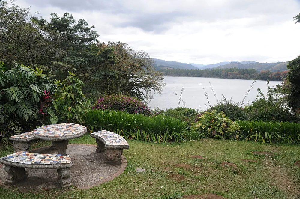 Embalse y Lago de Cachí, mirador en San José y Valle Central (foto 1 de 6)