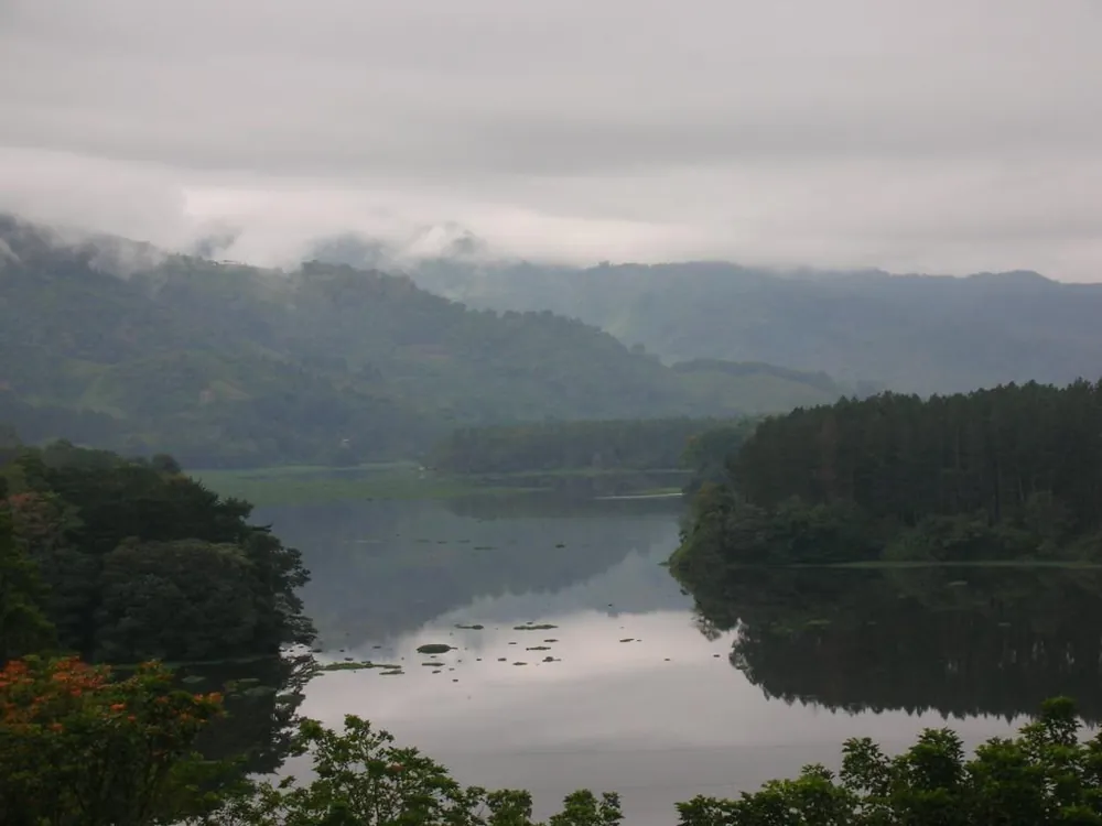 Embalse y Lago de Cachí, mirador en San José y Valle Central (foto 5 de 6)