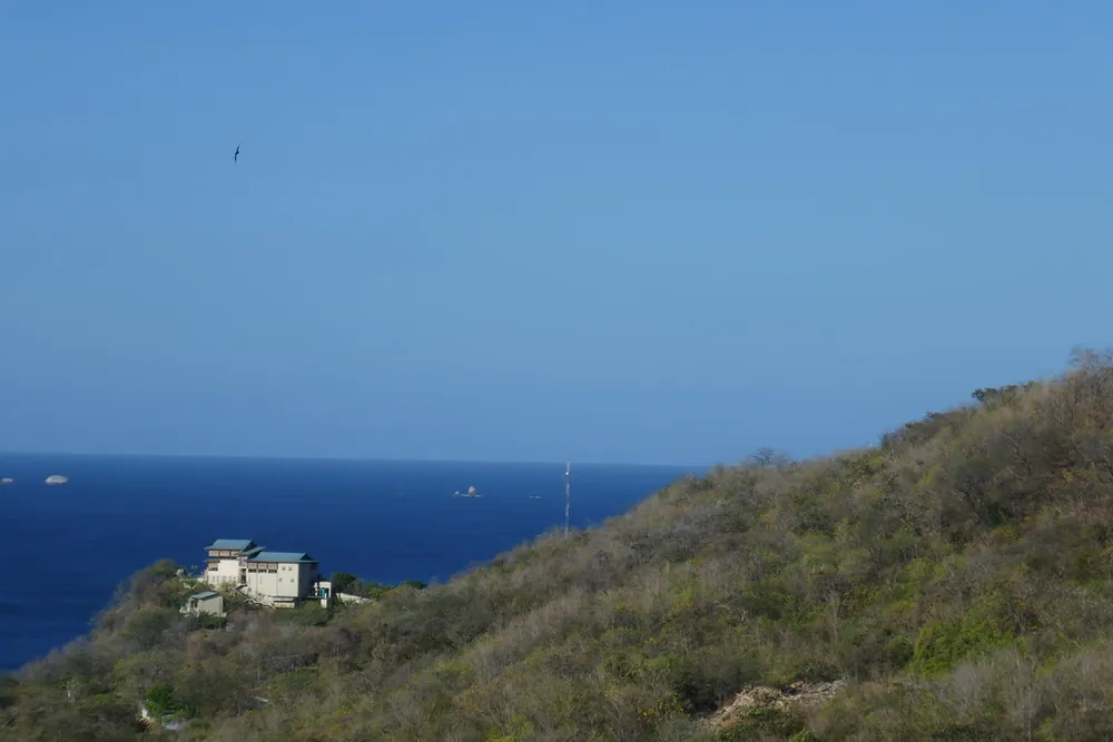 Las Catalinas Trails (above the car-free town), trail in Guanacaste (photo 3 of 3)