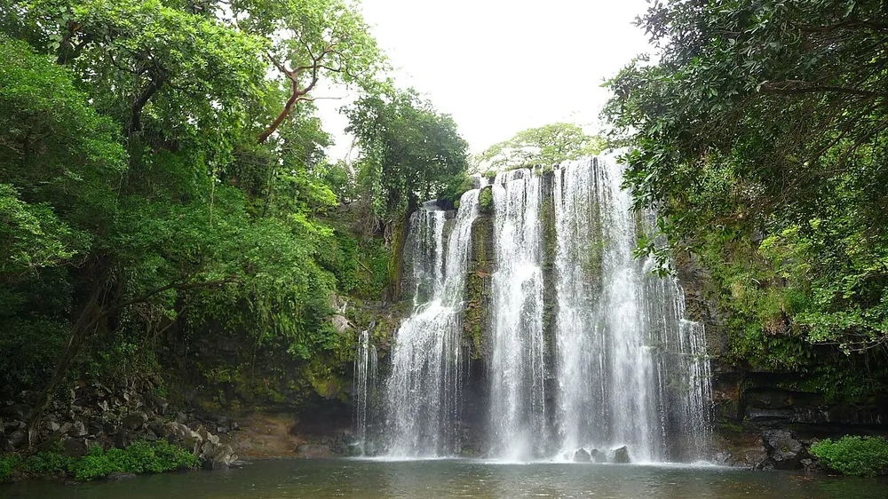 Llanos de Cortés Waterfall, catarata en Guanacaste (foto 1 de 3)