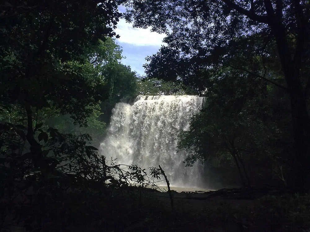 Llanos de Cortés Waterfall, catarata en Guanacaste (foto 3 de 3)