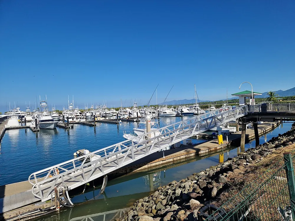 Marina Pez Vela boardwalk, landmark in Central Pacific (photo 5 of 6)