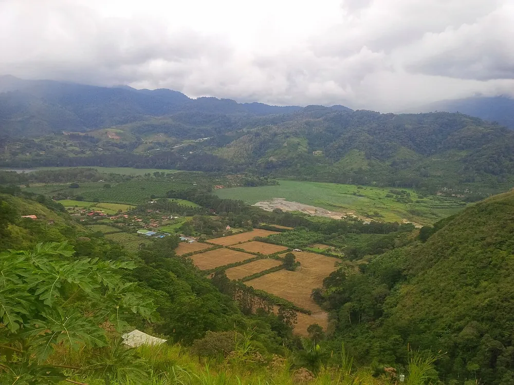 Mirador de Ujarrás, mirador en San José y Valle Central (foto 2 de 3)
