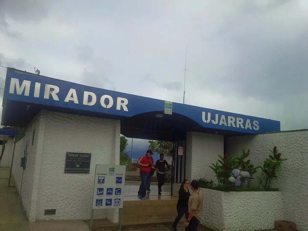 Mirador de Ujarrás, mirador en San José y Valle Central (foto 3 de 3)