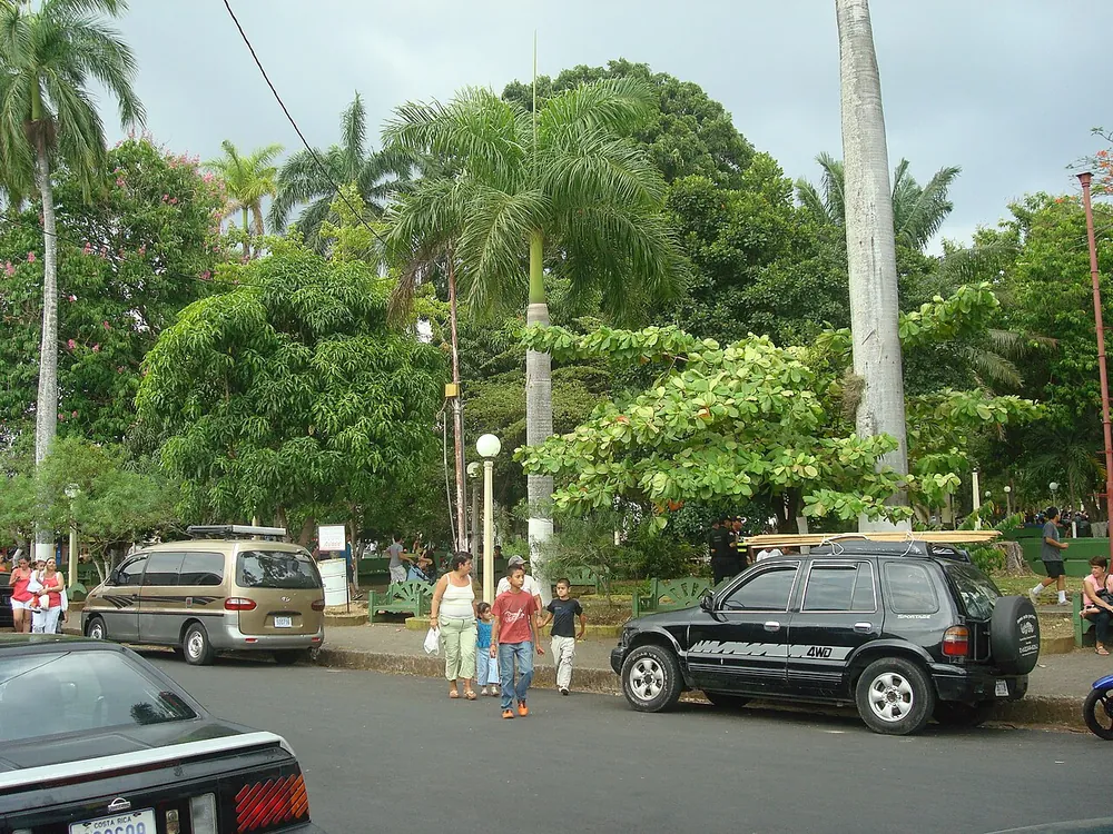 Parque Central de Orotina, park in Jacó & Herradura (photo 2 of 3)