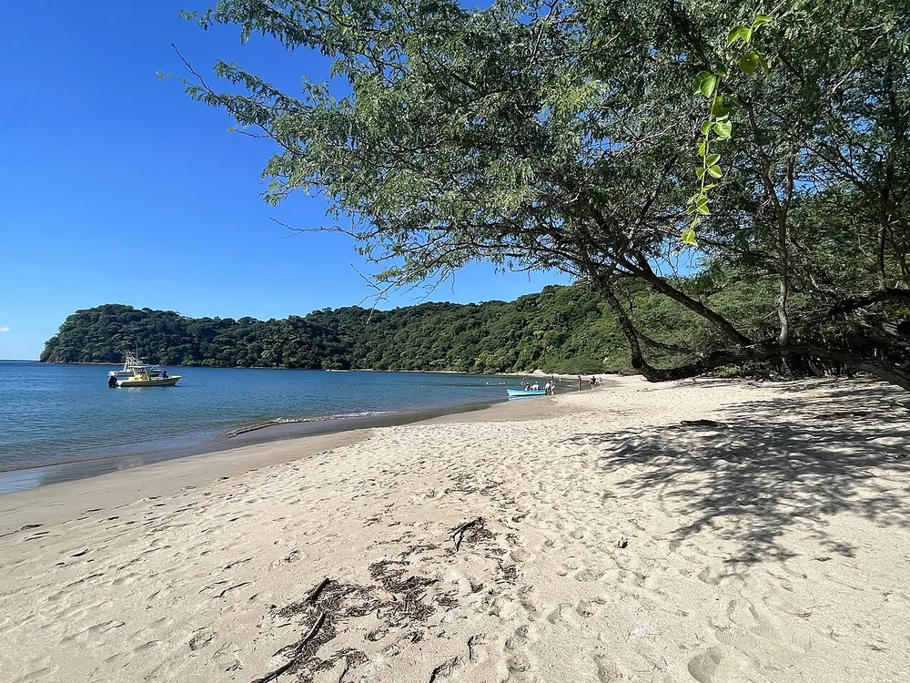 Playa El Jobo (Bahía Salinas), beach in Guanacaste (photo 1 of 2)