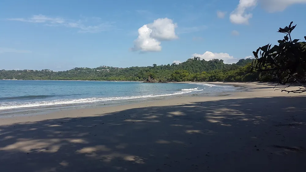 Playa Espadilla Sur, beach in Central Pacific (photo 1 of 5)