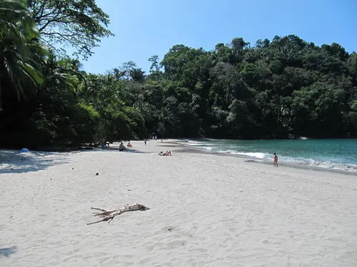 Playa Espadilla Sur, beach in Central Pacific (photo 2 of 5)