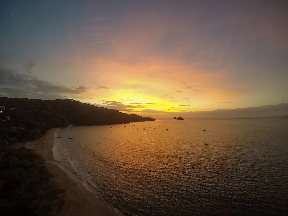 Playa Hermosa (Papagayo), beach in Guanacaste (photo 1 of 3)