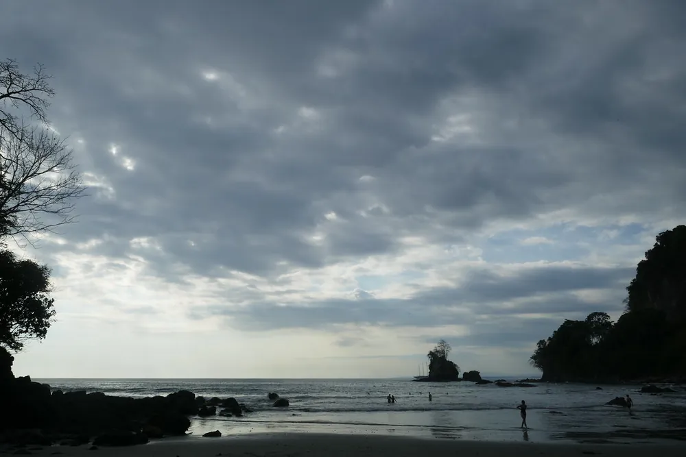 Playa La Macha, beach in Central Pacific (photo 1 of 3)
