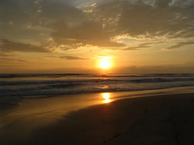 Playa Mal País, playa en Península de Nicoya (foto 1 de 3)
