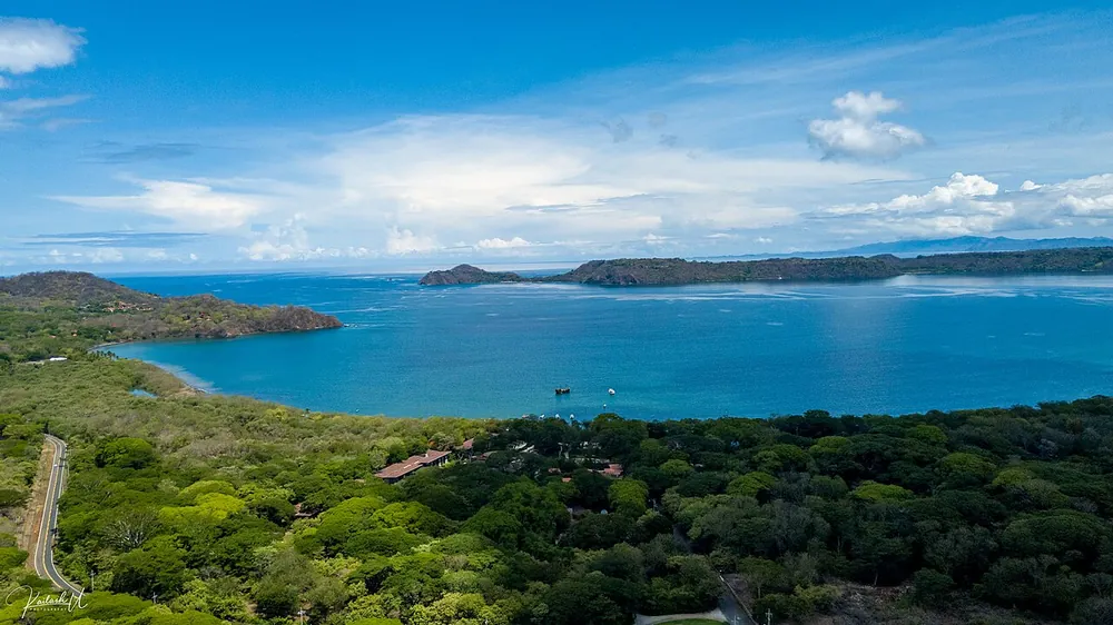Playa Panamá, beach in Guanacaste (photo 2 of 4)