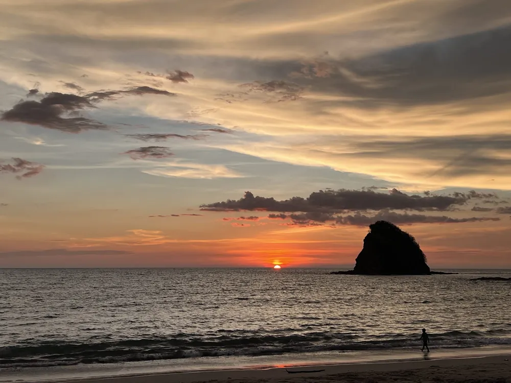 Playa Rajada (Bahía Salinas), playa en Guanacaste (foto 1 de 2)