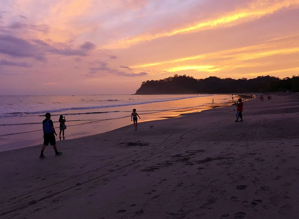 Playa Sámara, beach in Nicoya Peninsula (photo 3 of 4)