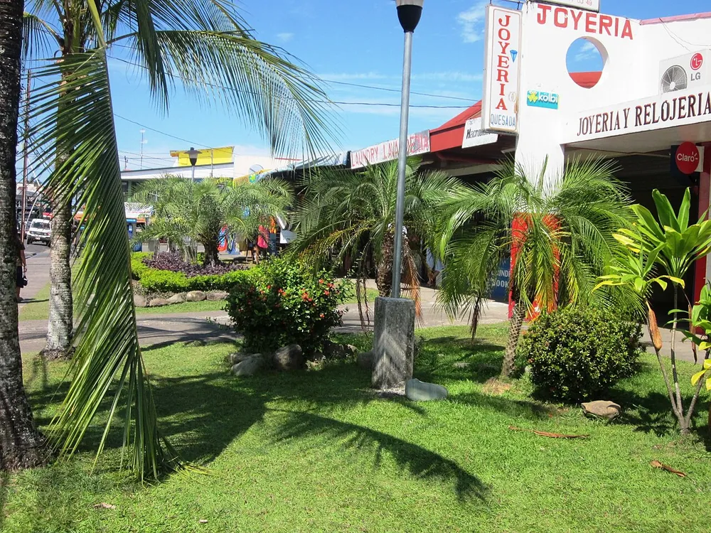 Quepos Market & Weekend Feria, tiendita local en Pacífico Central