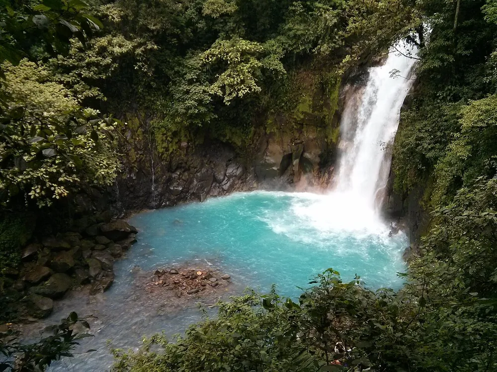 Río Celeste Waterfall, catarata en Arenal y La Fortuna (foto 1 de 5)