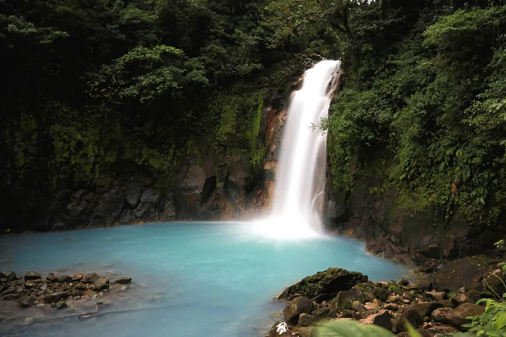 Río Celeste Waterfall, catarata en Arenal y La Fortuna (foto 2 de 5)