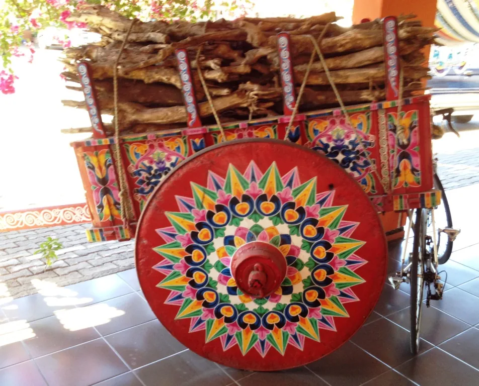 Sarchí Giant Oxcart, landmark in San José & Central Valley (photo 2 of 2)